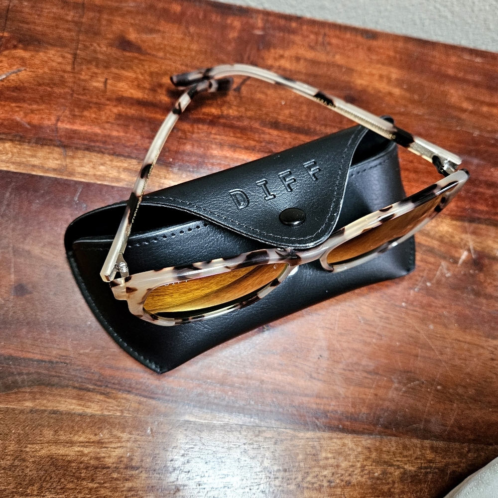 NEW VERA Diff Eyewear Sunglasses with Pink/ Yellow Polarized Lenses - Picture 11 of 12